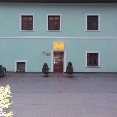 Hotel Krivan Kysucke Nove Mesto Exteriör bild