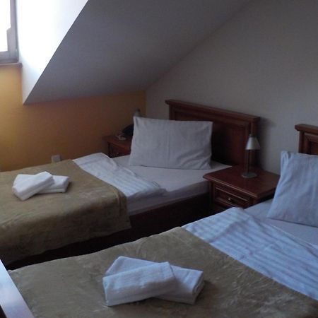 Hotel Krivan Kysucke Nove Mesto Exteriör bild