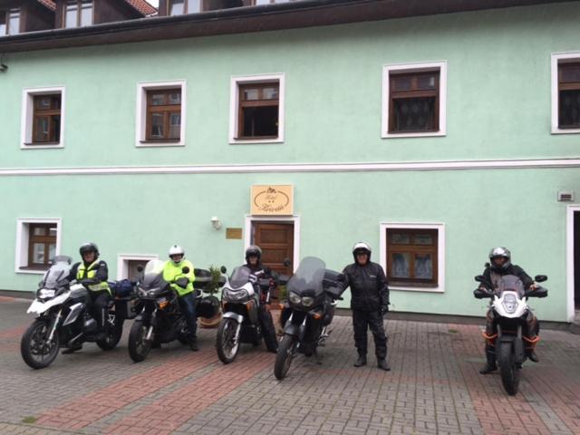 Hotel Krivan Kysucke Nove Mesto Exteriör bild