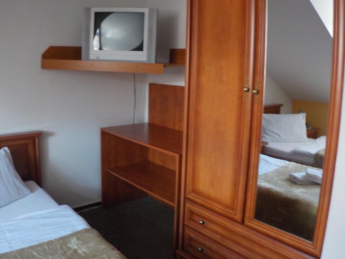Hotel Krivan Kysucke Nove Mesto Rum bild